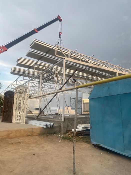 Sendvich panel ustanovka. СЭНДВИЧ ПАНЕЛЬ. Металлоконструкция.