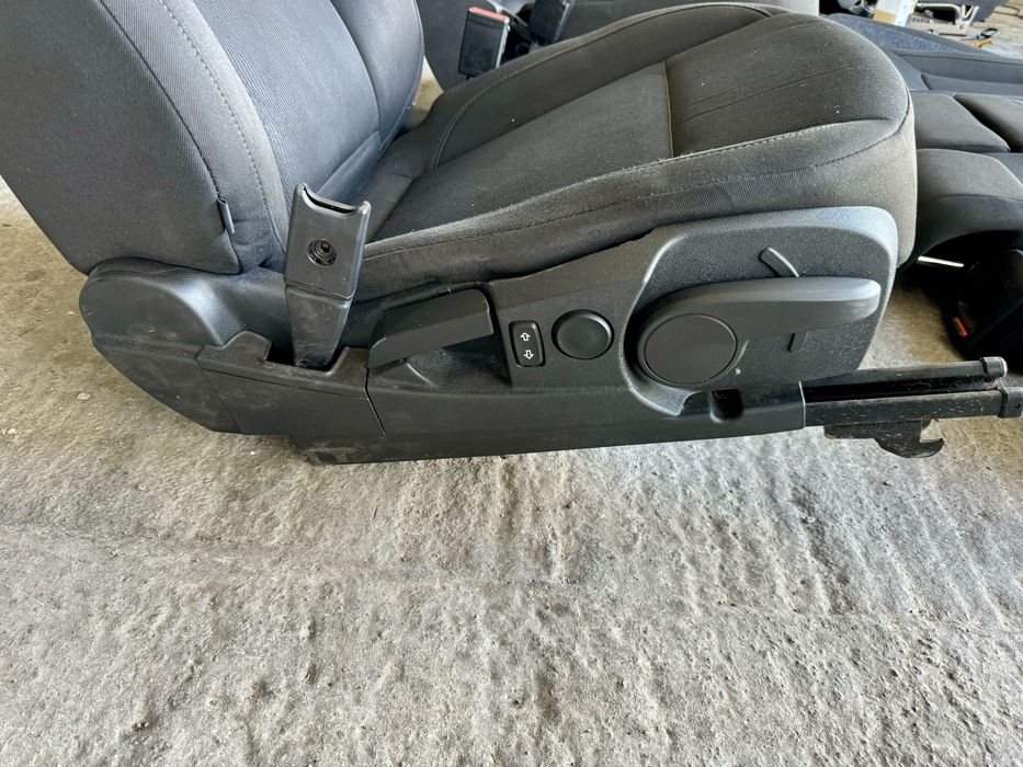 Седалки предни и задни от Opel Insgnia 2011