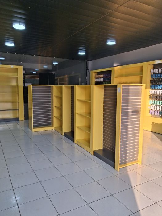 Doʻkonlar uchun  poʻlka vitirina stelajlar