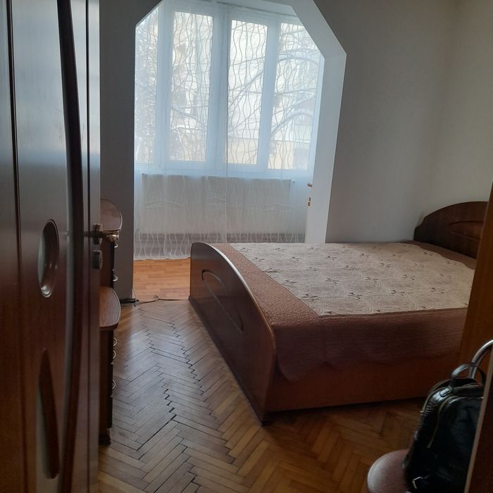 Inchiriez apartament