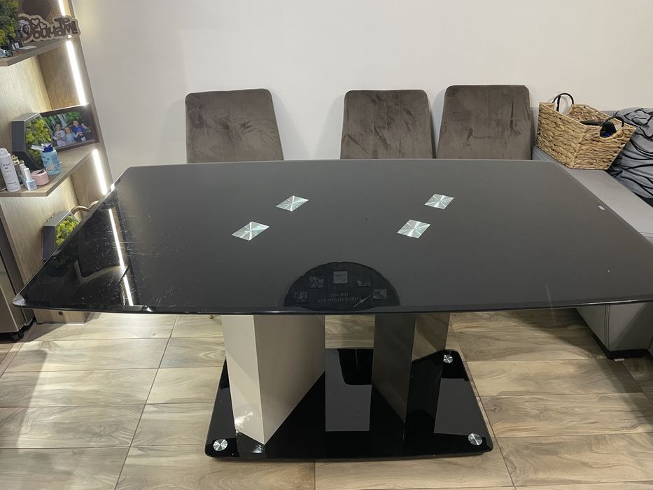 Голяма холна маса