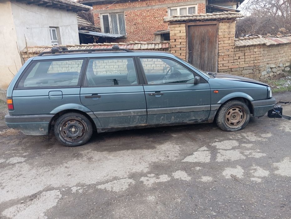 Продавам Пасат Б3 1.8 90 На Части