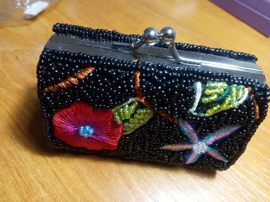 Новый футляр-шкатулка для украшений и маленьких подарков