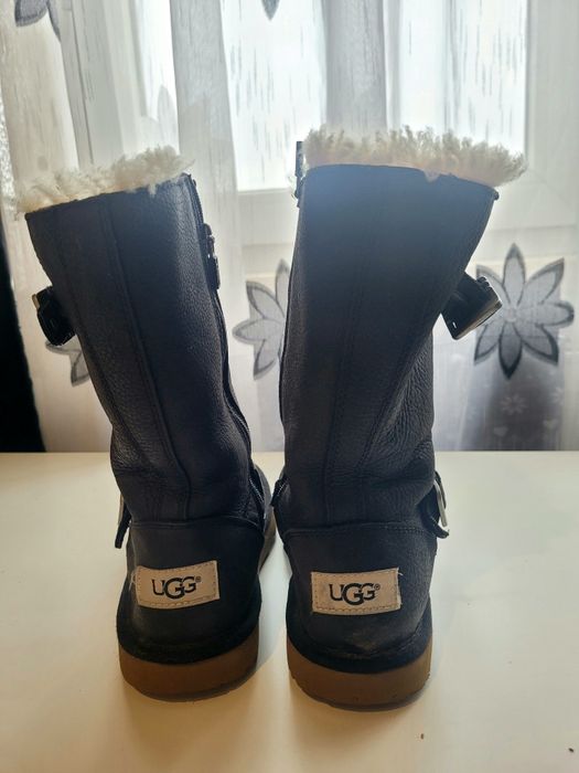 Cizme UGG model 1969, Marime 33