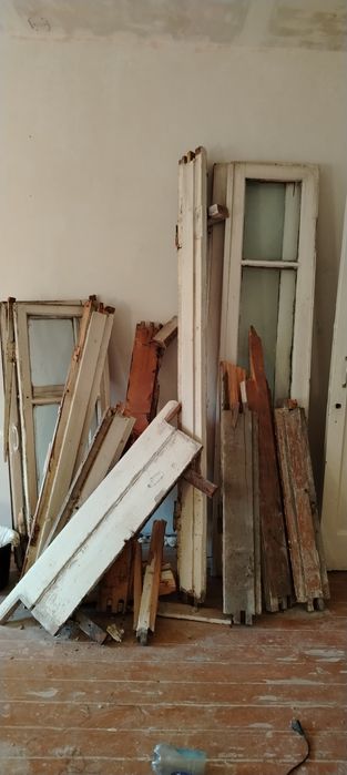 Доски б/у. Рамы окно и балконная на дрова дверь дверь