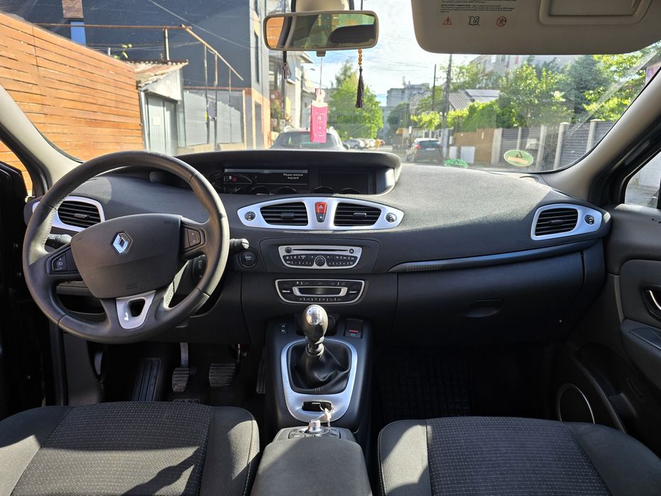 Renault Grand Scenic 2010 1.9 7 locuri