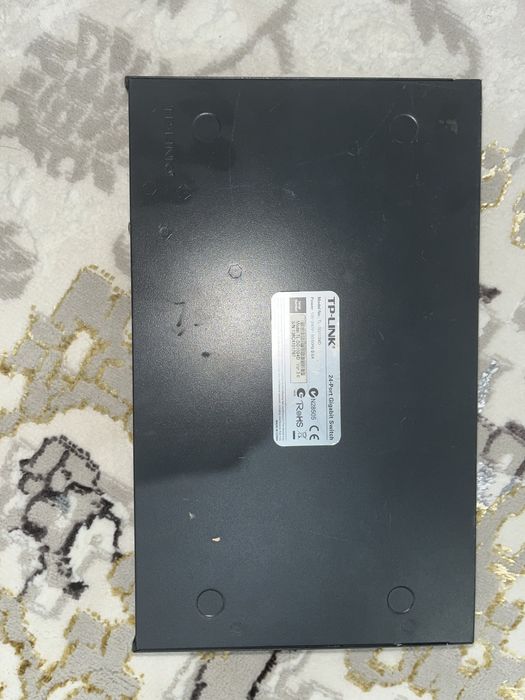 TP-LINK TL-SG1024D черный