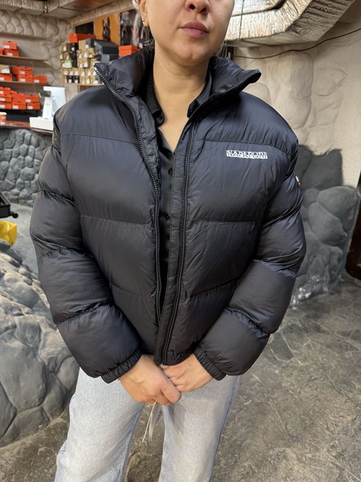 Продам женскую куртку napapirji