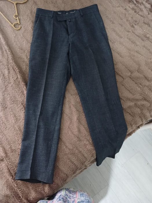 Костюм  тройка 48 размер