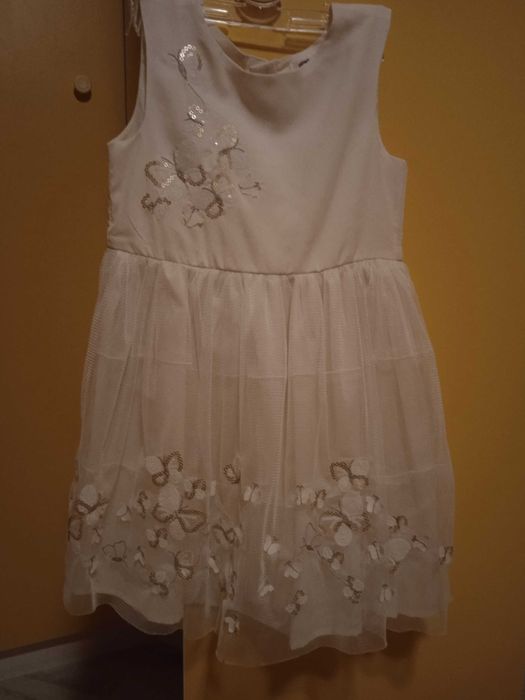 Детска рокля за момиче на 6-7 год