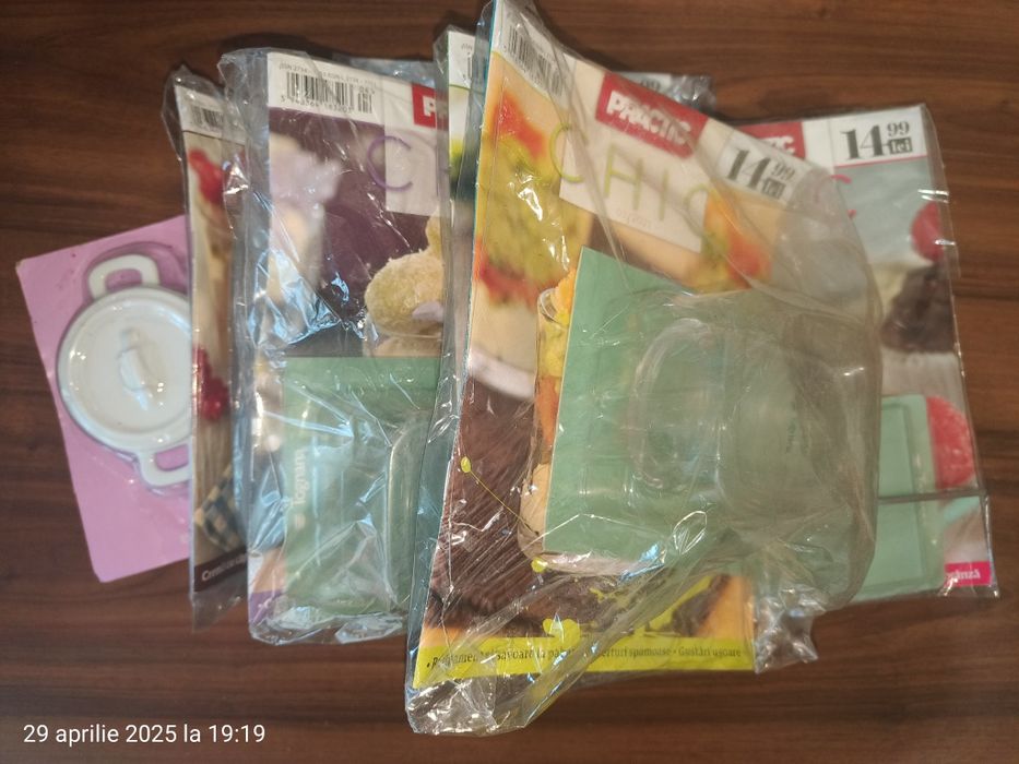 Vând 8 numere PRACTIC CHIC – Cărți culinare