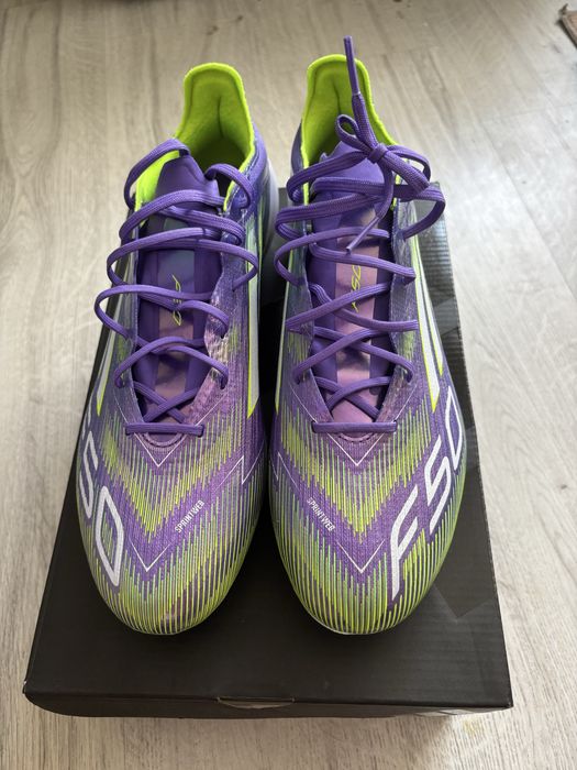 Продавам бутонки Adidas F50