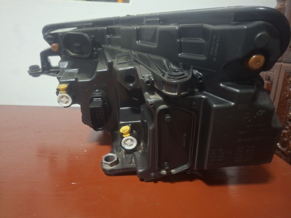 Far Kamiq dreapta led stare impecabila