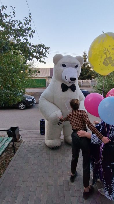Надувные 3-х метровые медведи