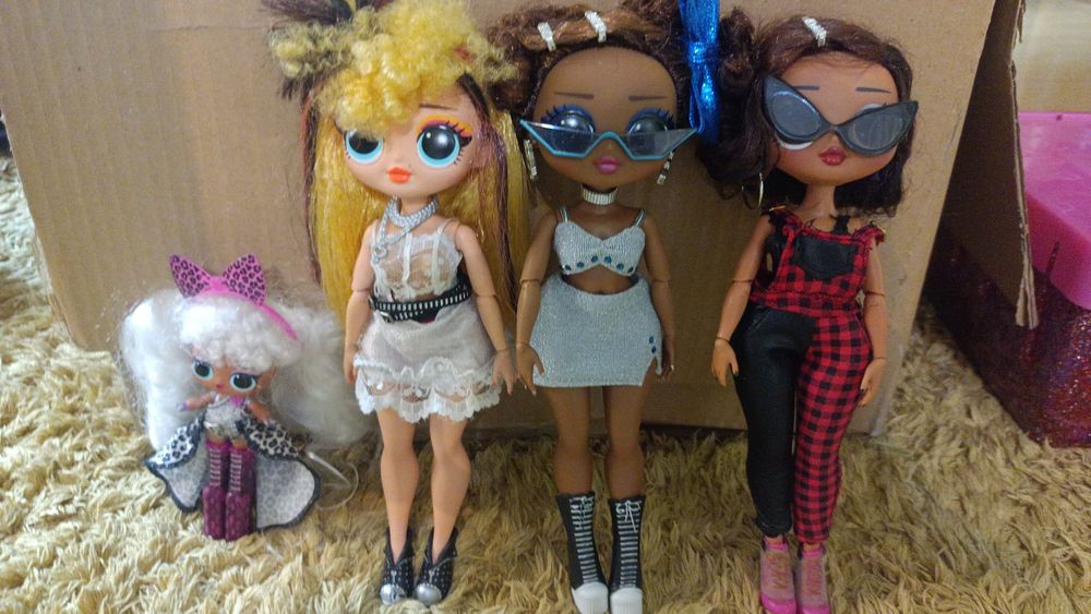 Vînd păpuși  LOL surprize