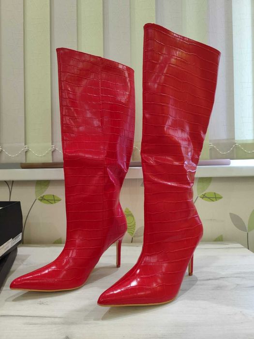 Дамски червени ботуши Prettylittlething