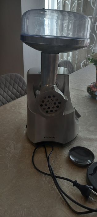 Masina de tocat Kenwood 2000 Pro Excel