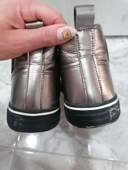 Блестящи кецове за момиче