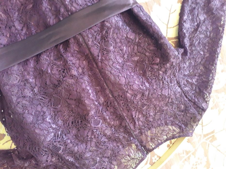 Продаю платье женское нарядное