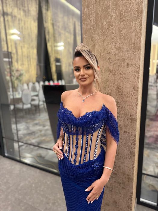 Vând rochie cu corset albastra