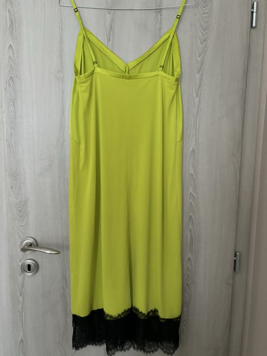 Сатенена рокля Zara