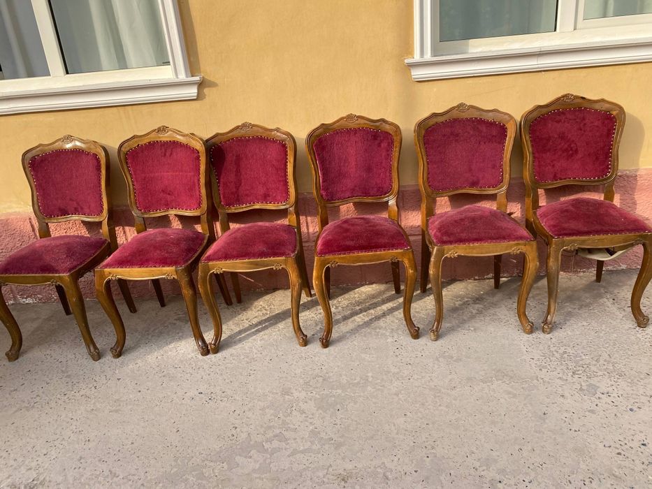 Продается стол и стулья