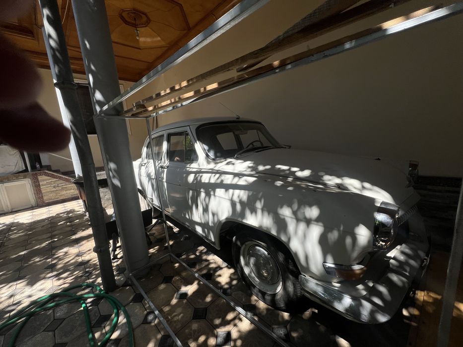 Автомобиль волга21