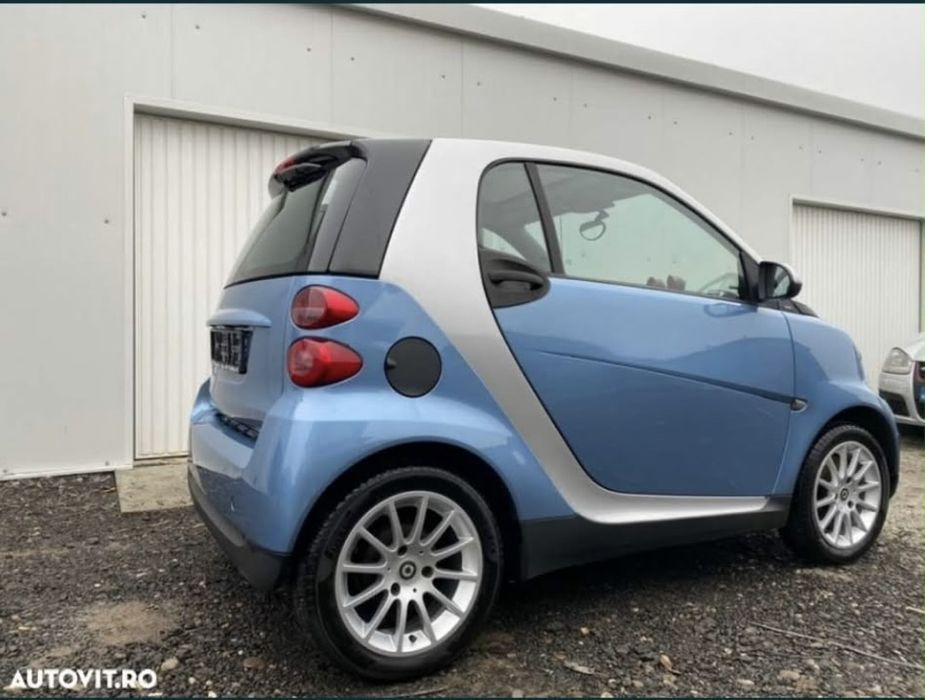 Smart Fortwo 2008 benzină, 3.125 € — imagine 1