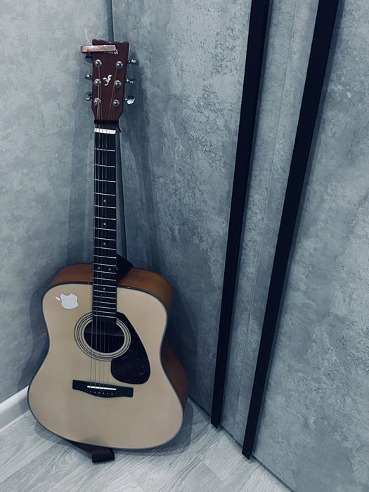 Гитара Yamaha f600