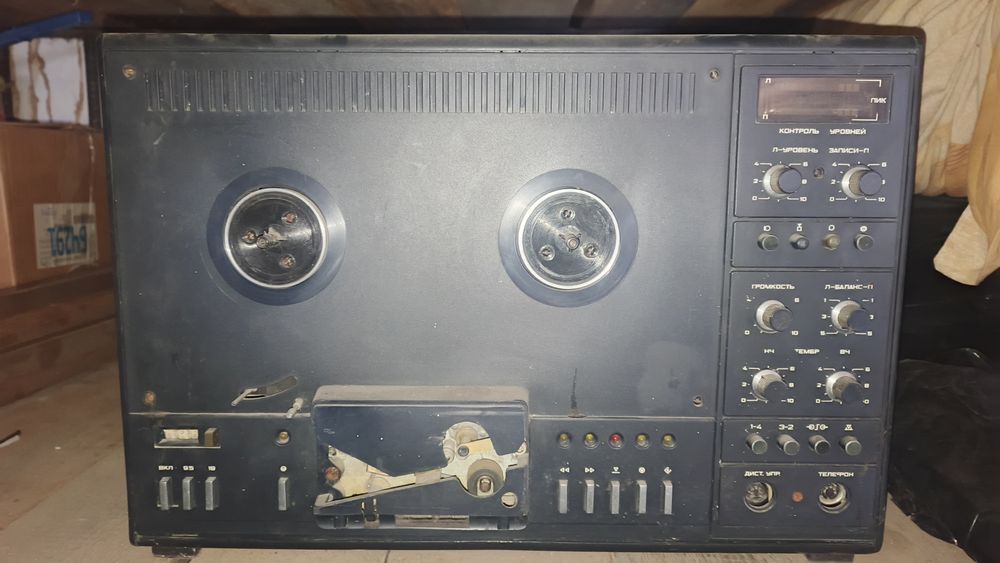 Магнитофон бобины