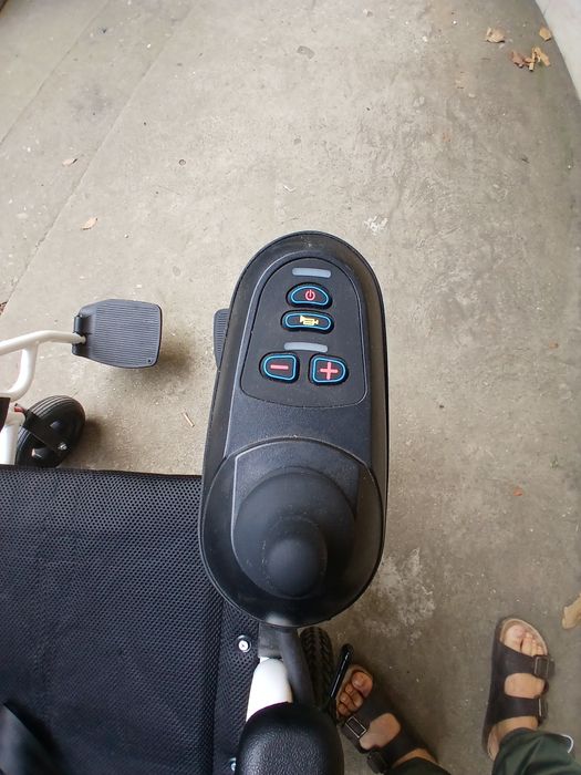 Cărucior cu rotile electric