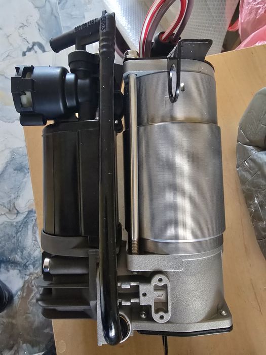 Продавам Конпресор за Въздушно окачване