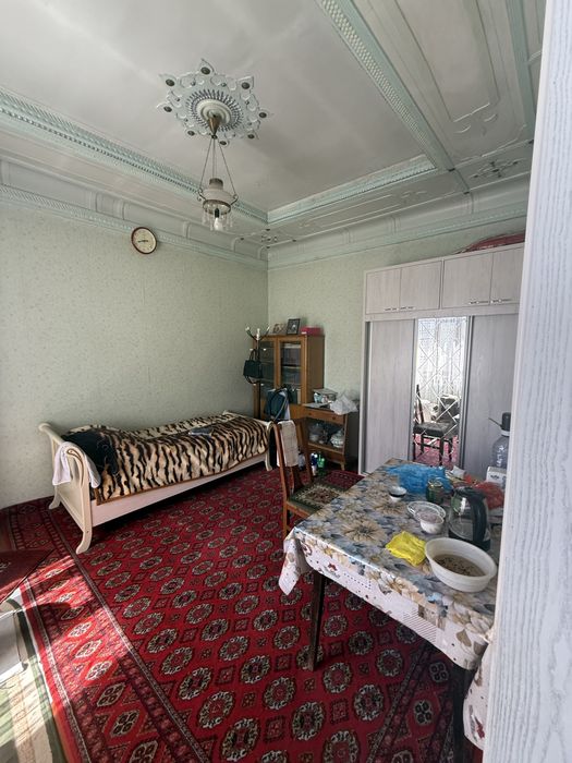 Uy sotiladi hovlini yarimi 2.35 sotok 3 ta xona Uchtepa tumani Birlik