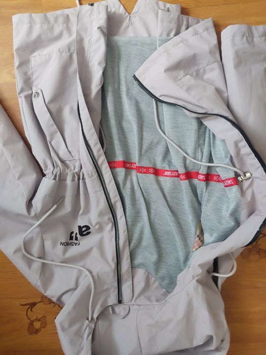 Плащик на девочку.