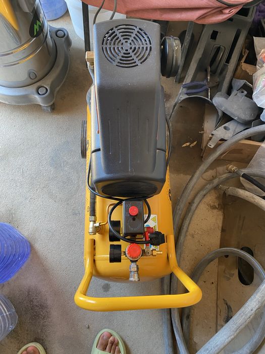 Продаётся карчер конпресор пелисос пенагенератор и все средство мойки