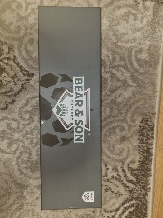 Vând cutit bear&son pentru vânătoare din otel de damasc