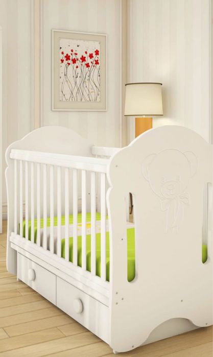 Детско легло, матрак и повивалник