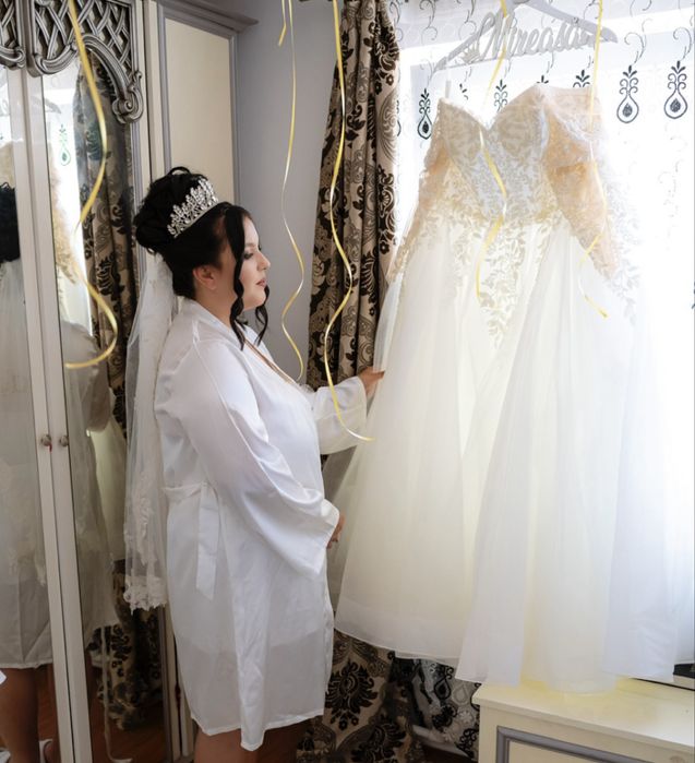 Vand rochie de mireasa ,pret negociabil