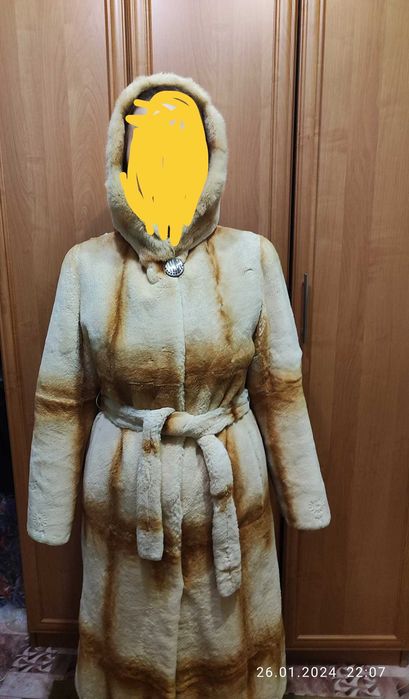 Шуба бобровая 46 размер.На звонки не отвечаю,пишите в ватсап