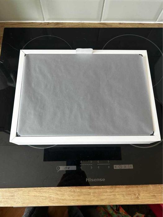 Macbook air M2, 15' , 16 gb ram, 1tb ssd.