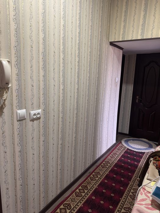 Срочно продается 2 х комнатная квартира М.Риёзий ориентир Ретро кафе