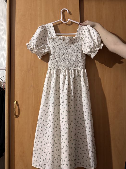 Продам платья, можно по одному