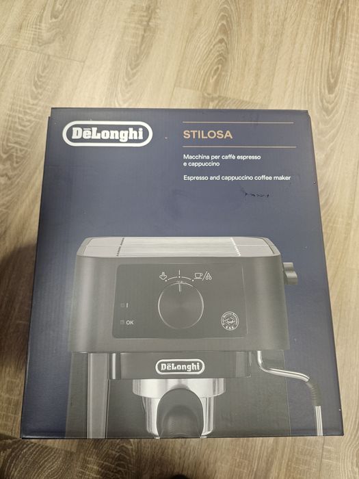 Чисто нова кафе машина Delonghi