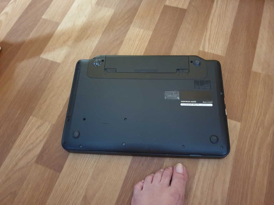 Продаю ноутбук DELL 5050 Core i3-2370m. .
