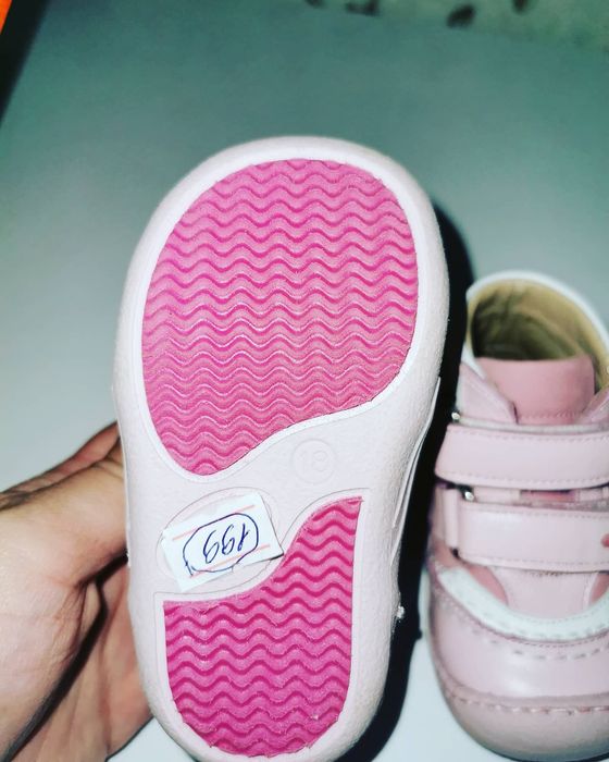 Абсолютна новая батиночка для девочек