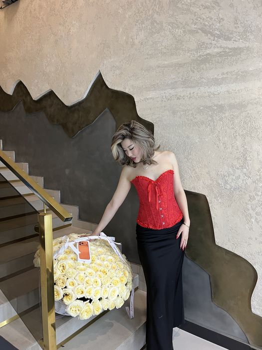 Цветы 101 белые розы