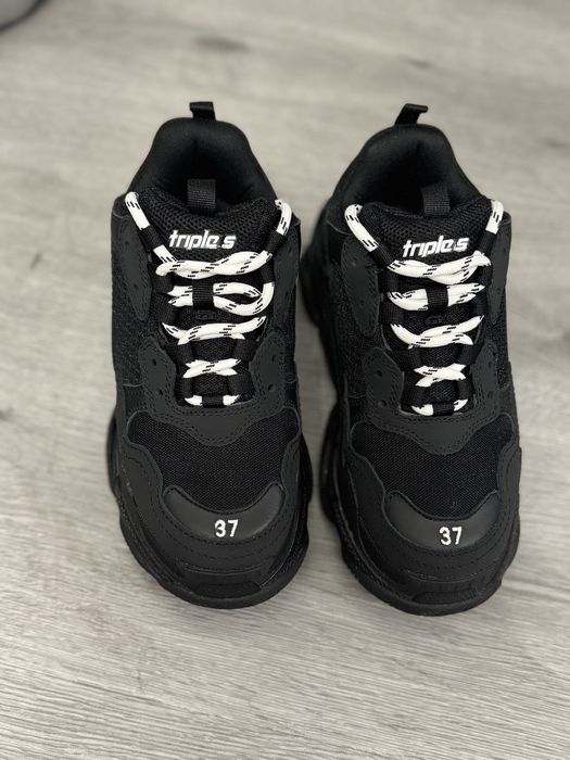 Vand Balenciaga triple S noi 37