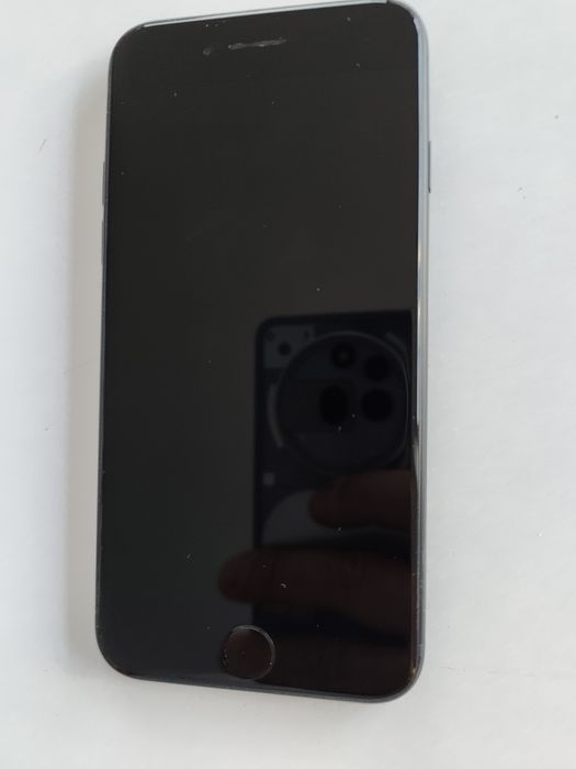 iPhone SE 2022 64gb 98% battery health