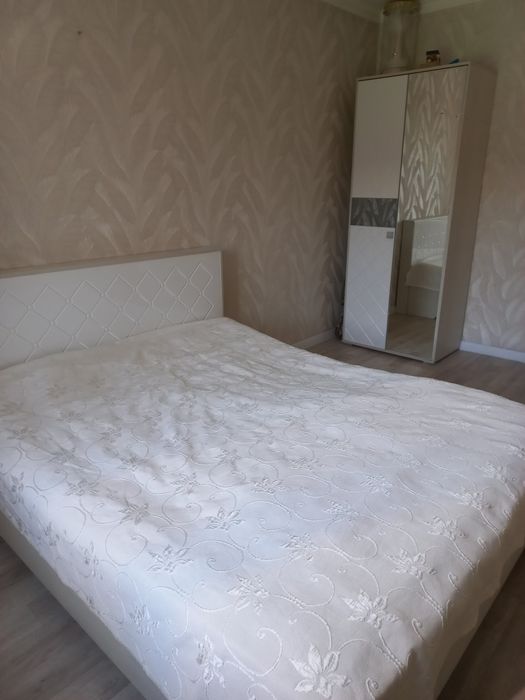 Продам спальный гарнитур