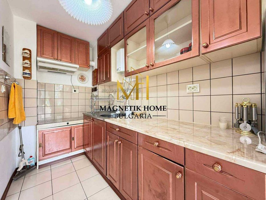 Дава се под наем Тристаен апартамент в Бургас, Възраждане - 102 кв.м за 612 € - Снимка #1